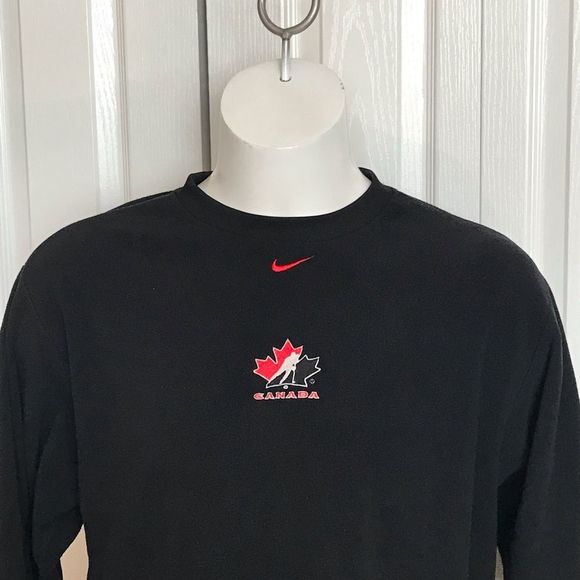 Nike Men's Black Crewneck Sweater with Red Logo - Picture 2 of 7